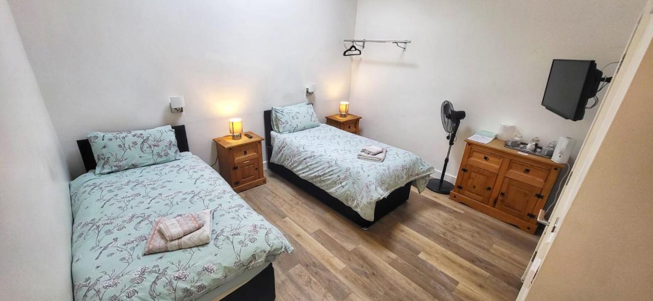 Deepcut Lodge Bed&Breakfast Camberley Exterior foto