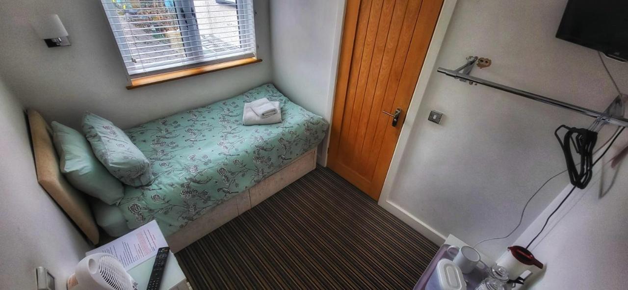 Deepcut Lodge Bed&Breakfast Camberley Exterior foto