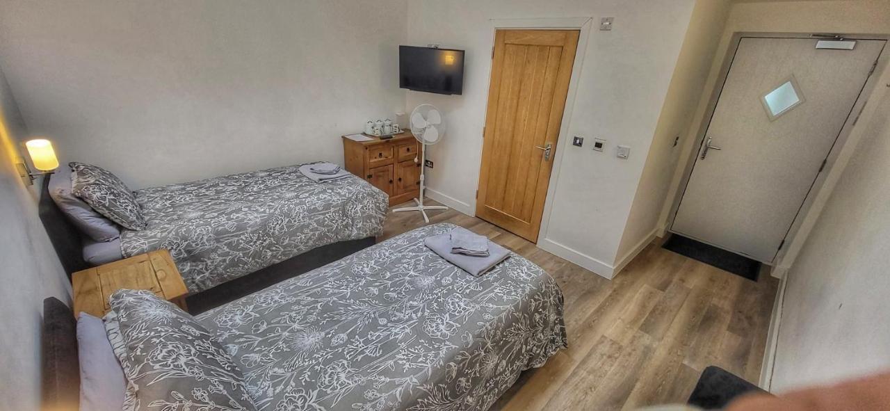 Deepcut Lodge Bed&Breakfast Camberley Exterior foto