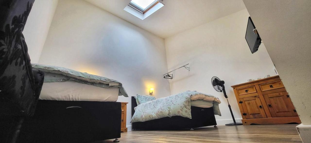 Deepcut Lodge Bed&Breakfast Camberley Exterior foto