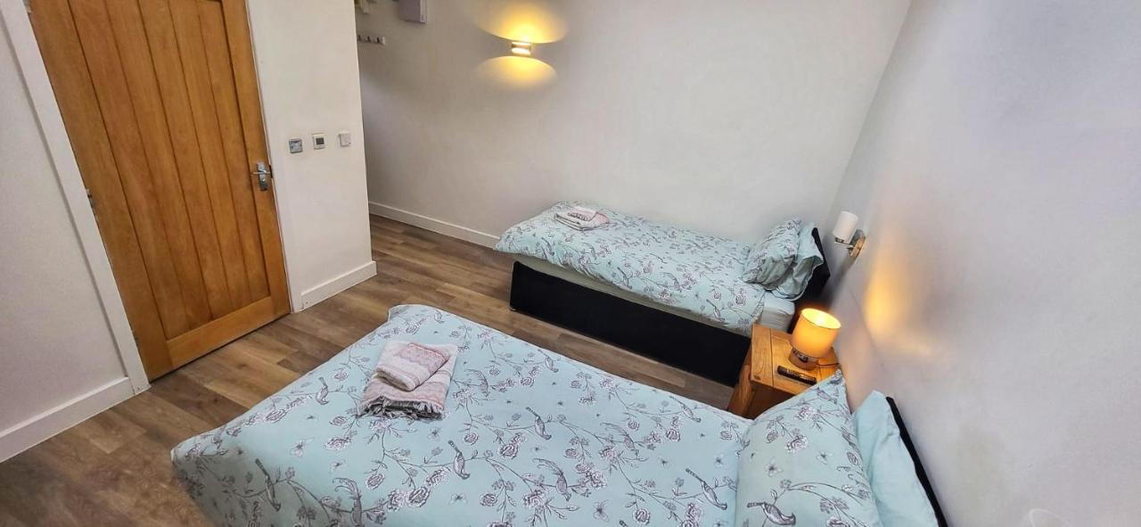 Deepcut Lodge Bed&Breakfast Camberley Exterior foto