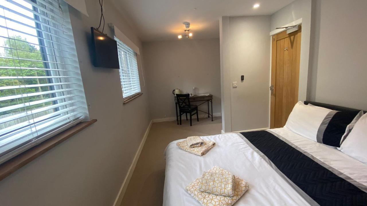 Deepcut Lodge Bed&Breakfast Camberley Exterior foto