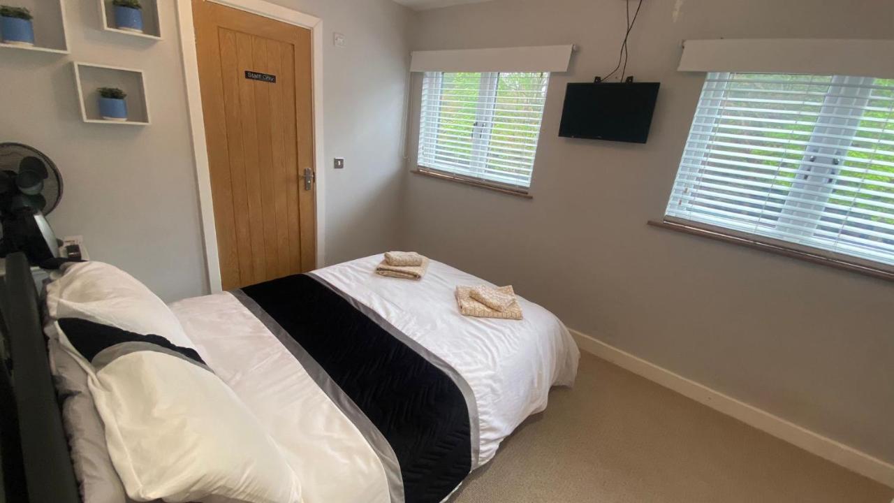 Deepcut Lodge Bed&Breakfast Camberley Exterior foto